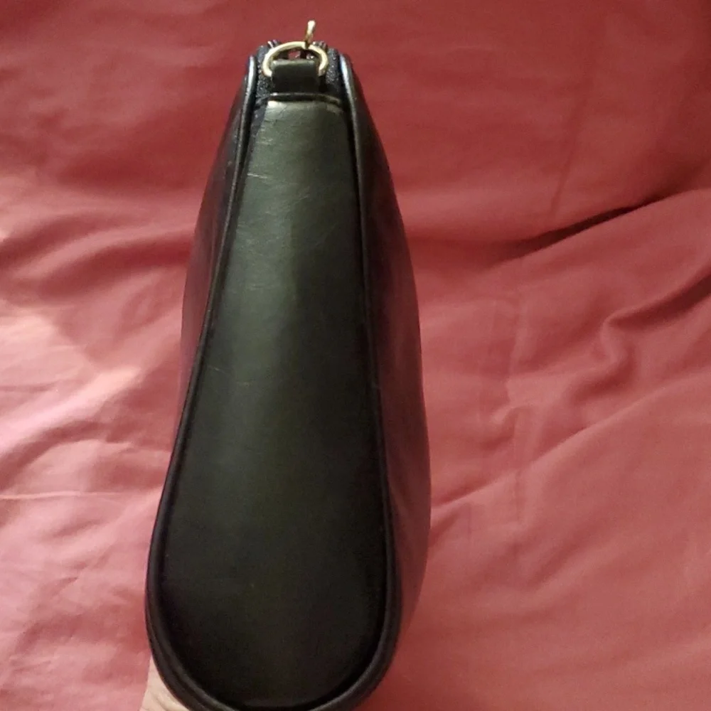 Crossbody Designed Bag - Picture 6 of 16